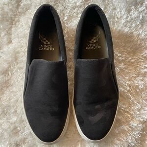 Vince Camuto Black Loafers with Textured Fabric and Elastic Gore